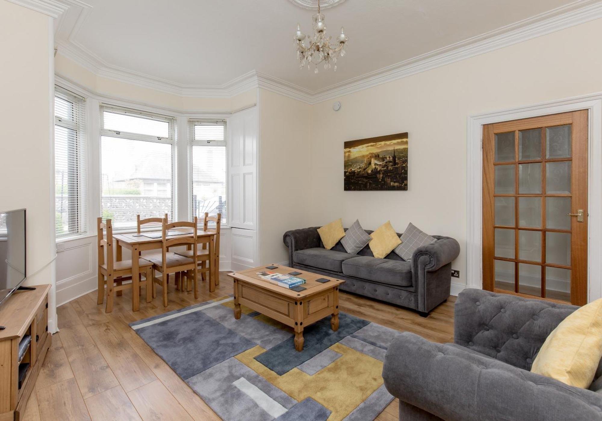 Lochend Road - 414 * Edinburgh